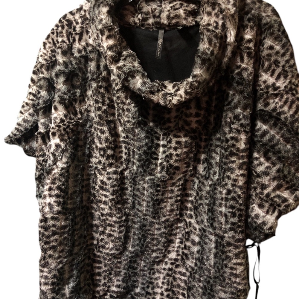 Skye's Animal Magnetism Top - Leopard Print